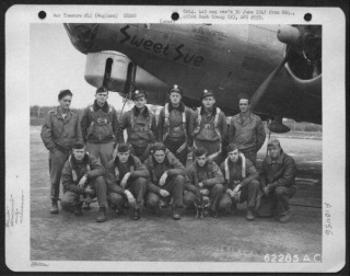 Lt G Boxberger And Crew 26-10-44.jpg